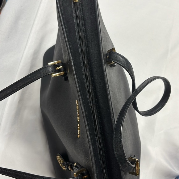 Michael Kors Elegant Black Tote/Laptop Bag - Picture 6 of 9